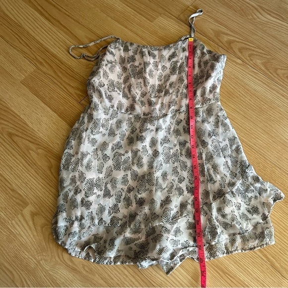 Altar’d State Pink Taupe Ruffle Short Romper Medium - Picture 6 of 7